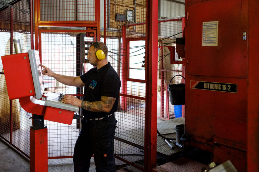 Bitronic CNC-Biegeautomat